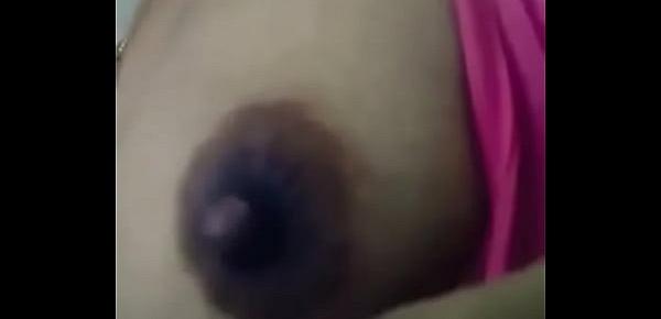  Deshi tamil aunty boobs show